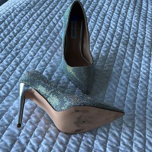 Steve Madden size 7.5 Iridescent Rhinestone pump - slightly worn